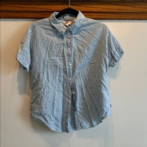 Levi's Chambray Short-Sleeve Button-Down Shirt in Light Blue